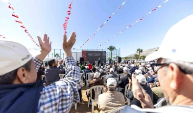 Mersin Büyükşehir Belediye Başkanı Aydıncık’ta Tarımsal Destekler Töreni Düzenledi