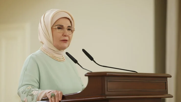 Emine Erdoğan, çocukların güven ve huzur içinde büyüyebilecekleri bir dünya diledi