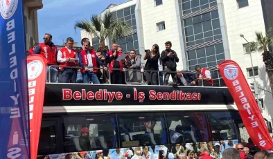 İzmir Büyükşehir Belediyesi İşçileri TİS Görüşmelerinde Tıkanma Nedeniyle Eyleme Çıktı