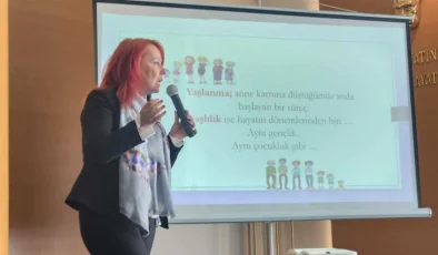 Karşıyaka Belediyesi Yaşlılara Saygı Haftası Paneli Düzenledi